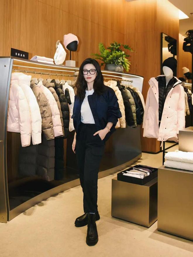 DI唐嫣檀健次的衣橱即将大上新!ky开元棋牌玛利亚阿姨加盟FEN(图24) DI唐嫣檀健次的衣橱即将大上新!ky开元棋牌玛利亚阿姨加盟FEN(图24)